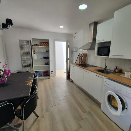 Amadeu, Apartment *