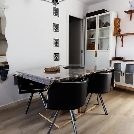Amadeu, Apartment