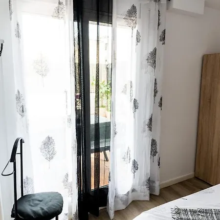 Amadeu, Apartment *